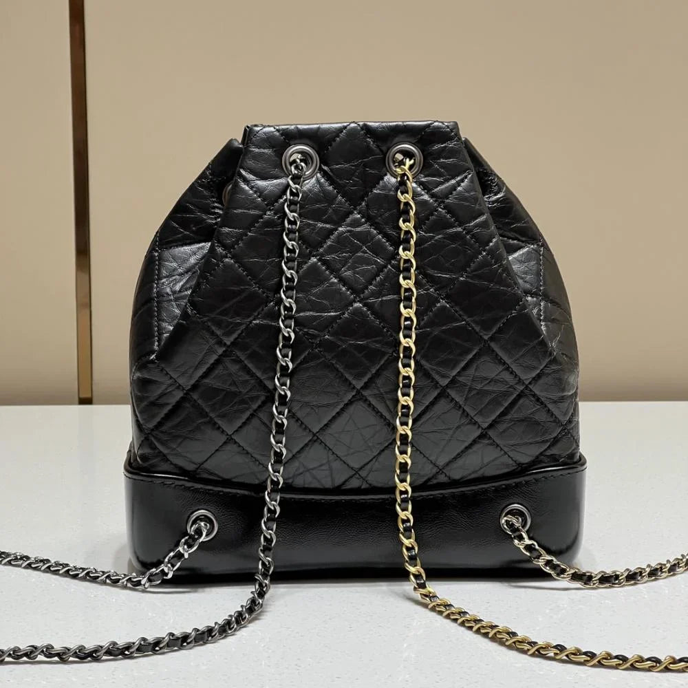 Chanel Eski Dana Derisi Kapitoneli Gabrielle Sırt Çantası Siyah - Glimmer of Luxury