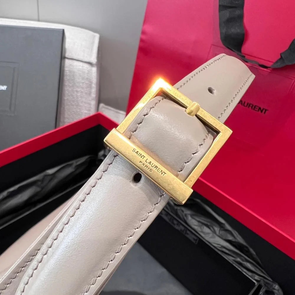 Saint Laurent Le 5 A حقيبة هوبو من الجلد الناعم