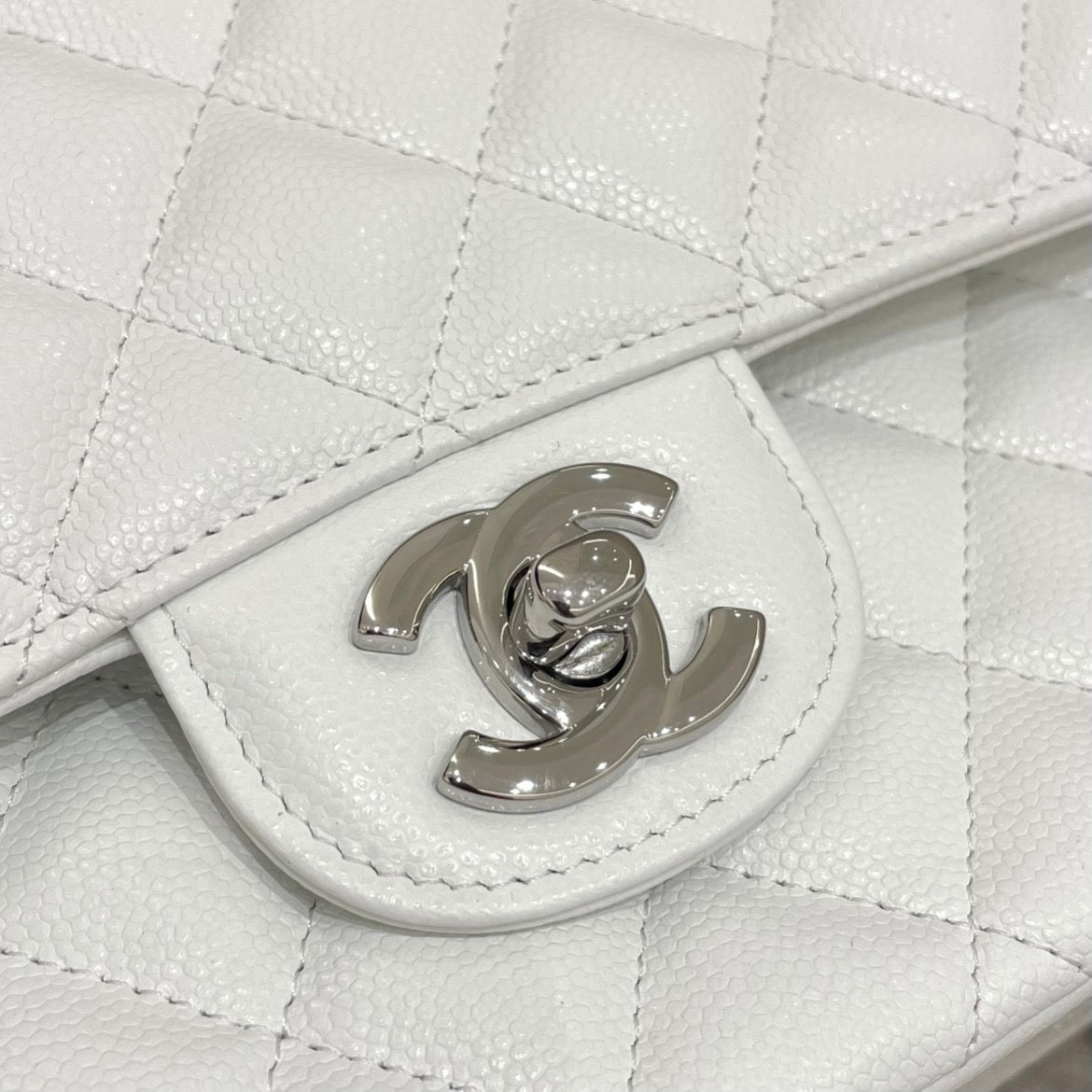 Chanel Sonbahar Kış 2024/25 Klasik 11.12 Çanta - Glimmer of Luxury