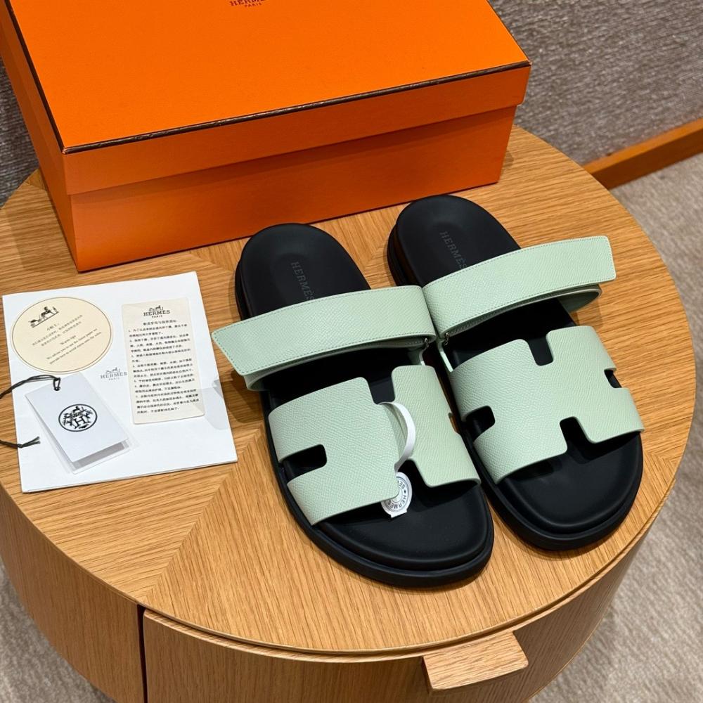 Hermès Chypre Sandals - Clay Beige