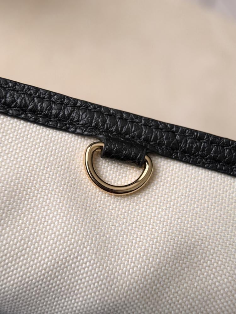 CHANEL Métiers d’Art 2026 Büyük Alışveriş Çantası