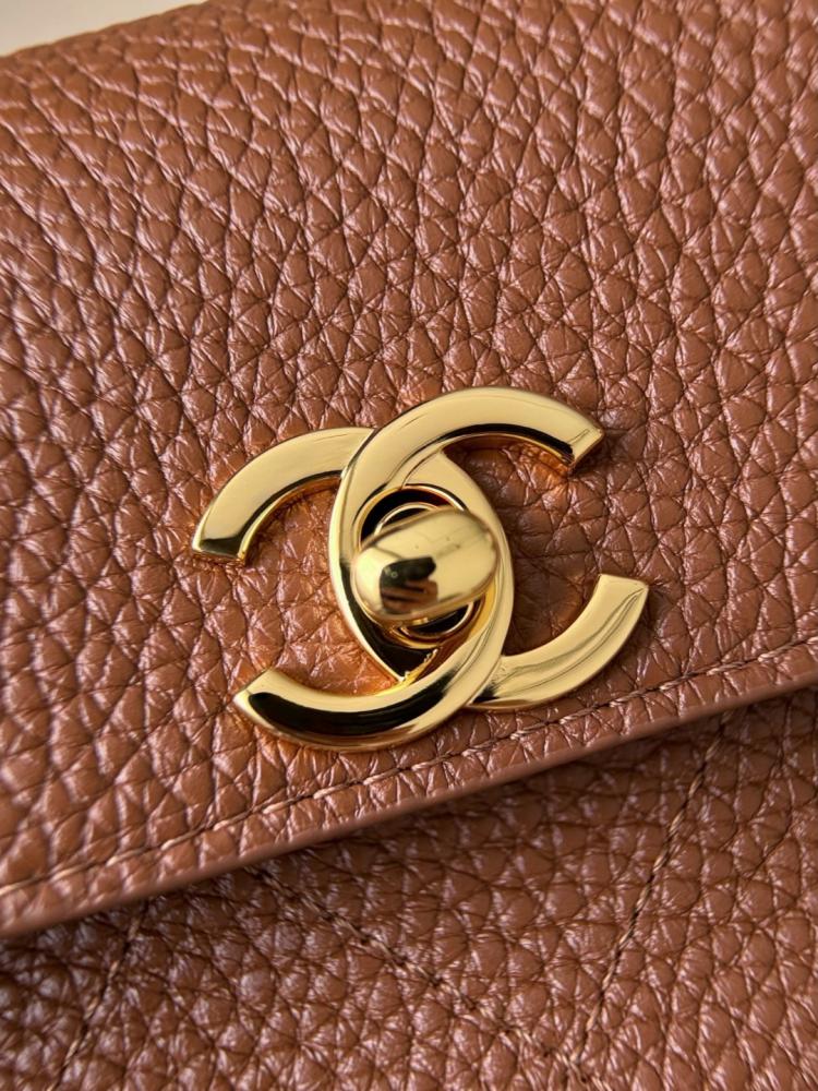 Chanel Urban Essentials Küçük Alışveriş Çantası