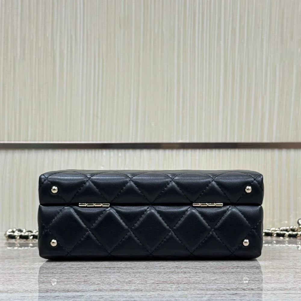 Chanel 2024/25 Küçük Kutu Çanta - Glimmer of Luxury