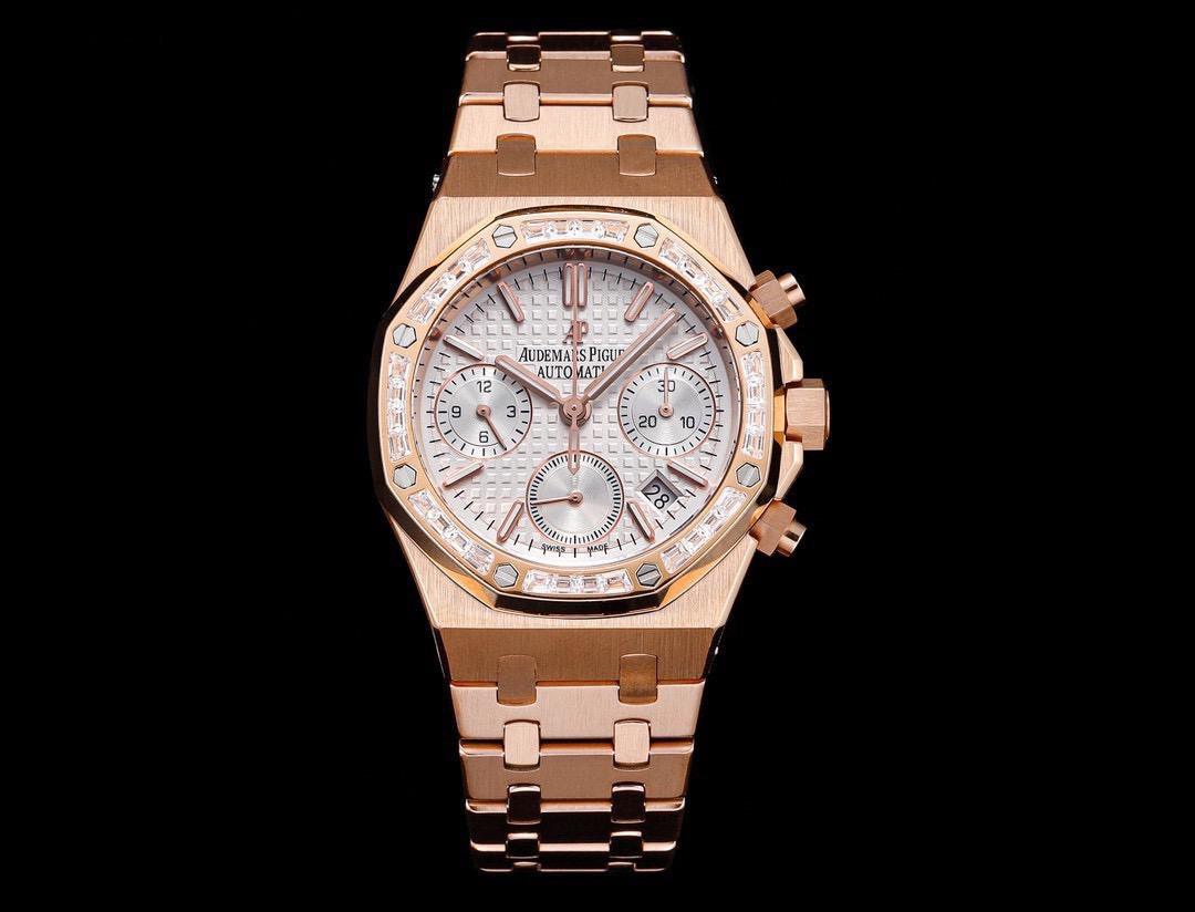 Audemars Piguet Royal Oak Saat - Glimmer of Luxury