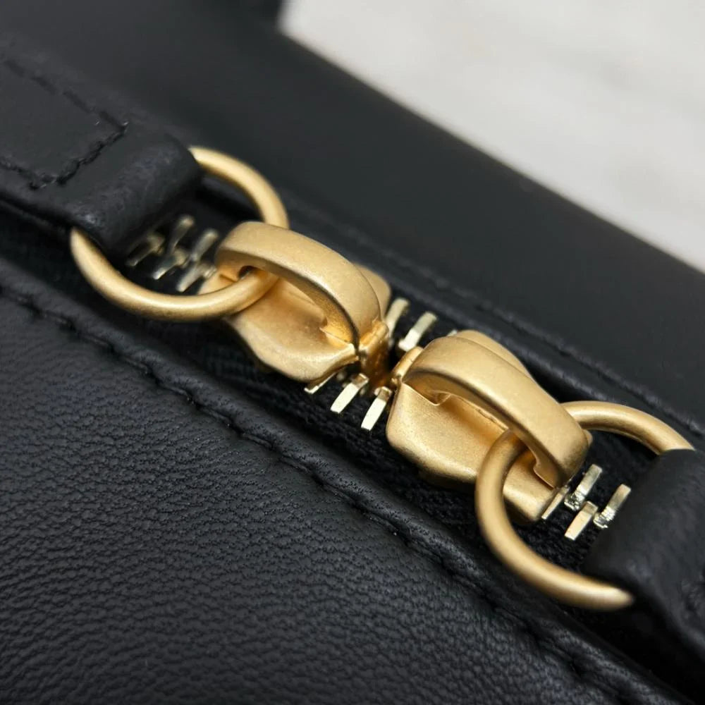 Chanel 25C Bowling Çanta - Glimmer of Luxury