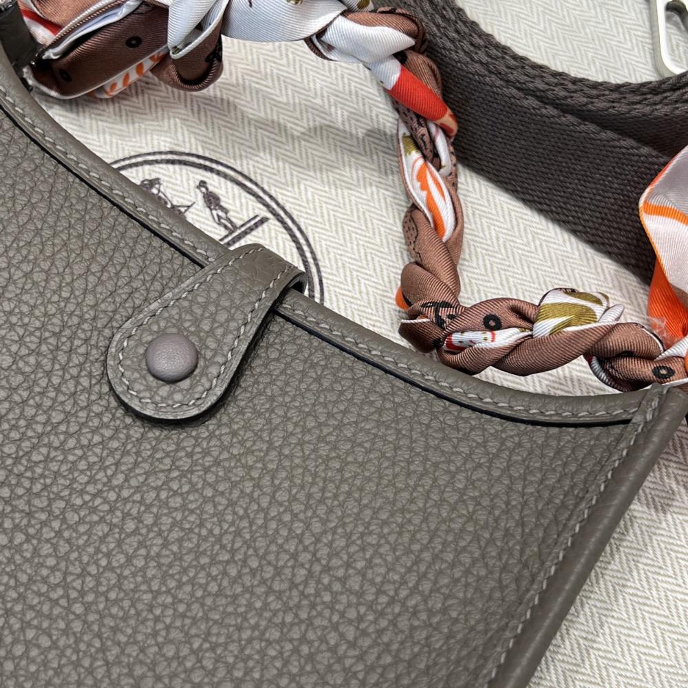 Hermès Evelyne 16cm Togo Leather Shoulder Bag