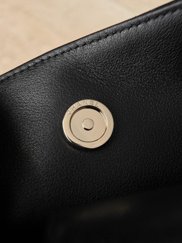 Chanel Caviar Matelasse Coco Mark Omuz Çantası