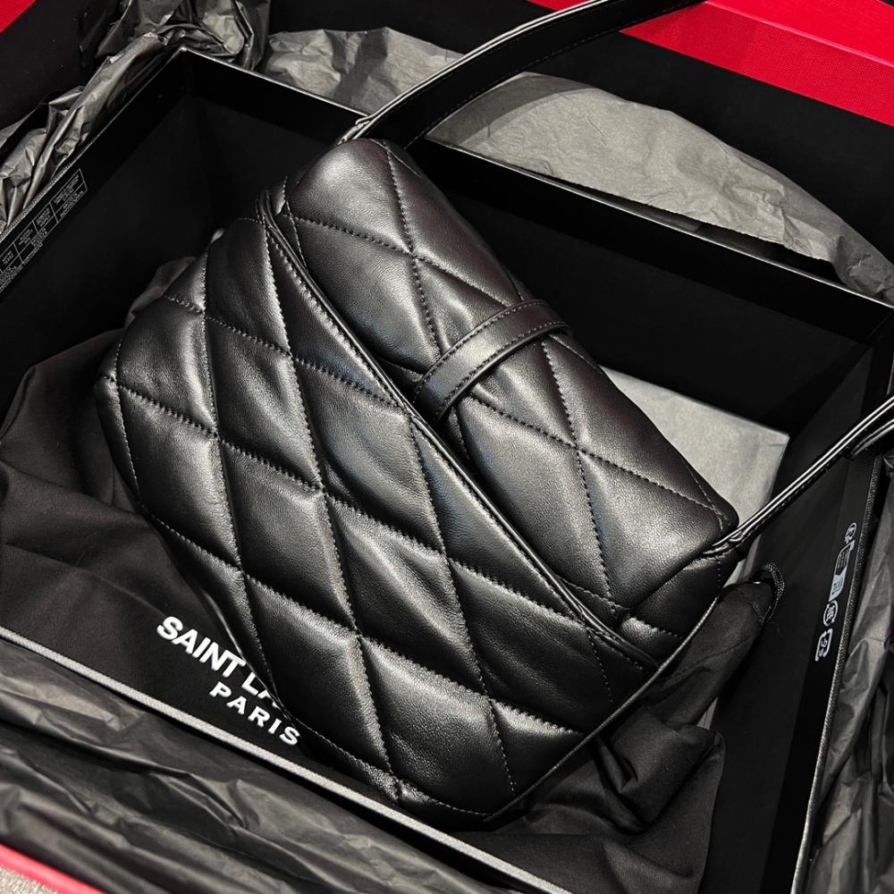 Saint Laurent Le 57 Matelassé Kapitone Deri Omuz Çantası - Glimmer of Luxury