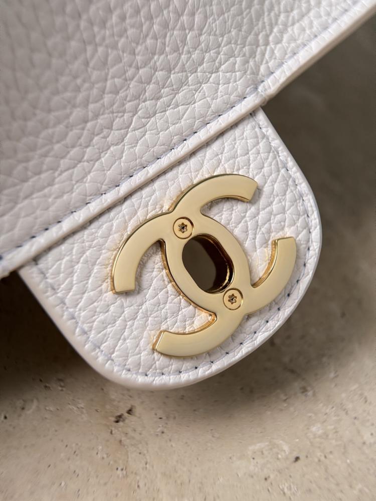 Chanel Maxi “Souplissimo” Küçük Kapaklı Çanta