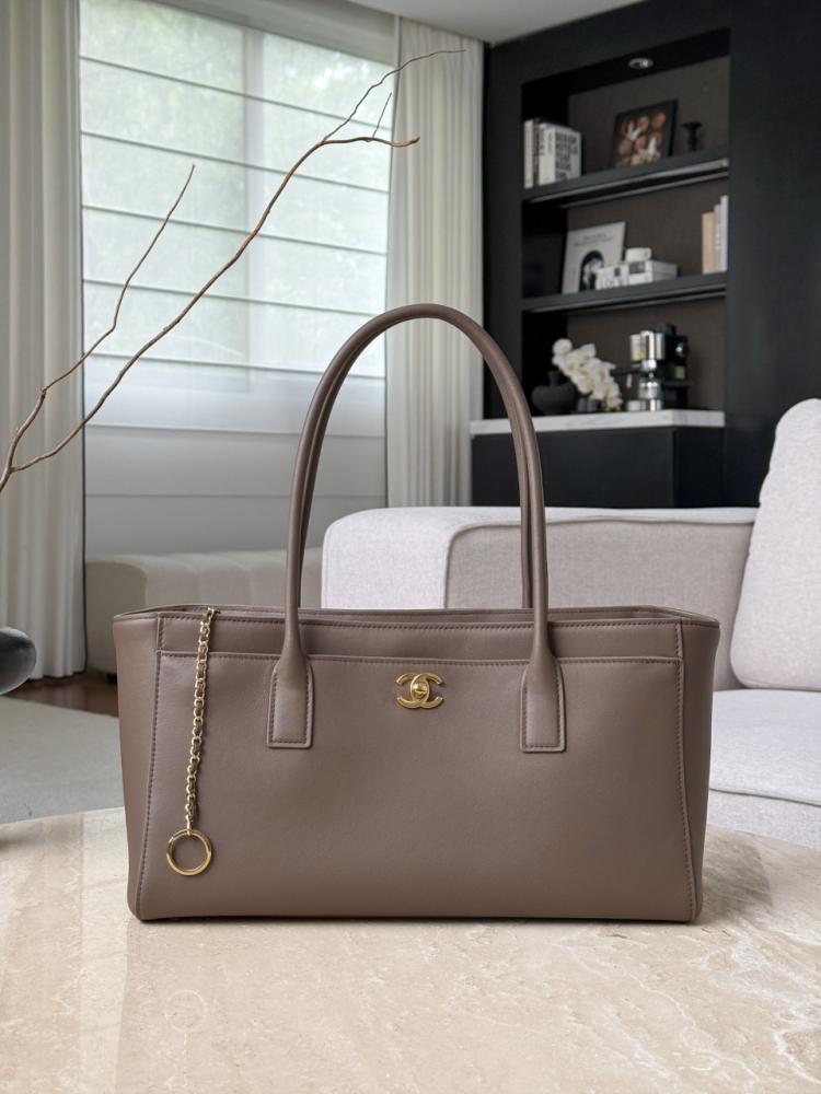 Chanel Archetype Küçük Alışveriş Çantası