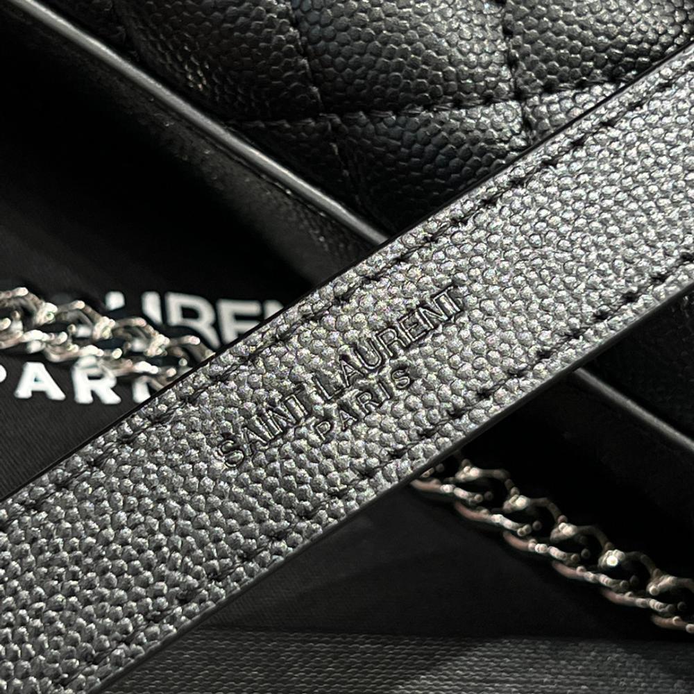 حقيبة كتف صغيرة من جلد سان لوران لوجولو