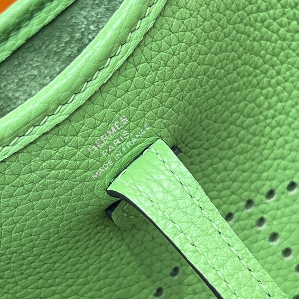 Hermès Evelyne 16cm Togo Leather Shoulder Bag