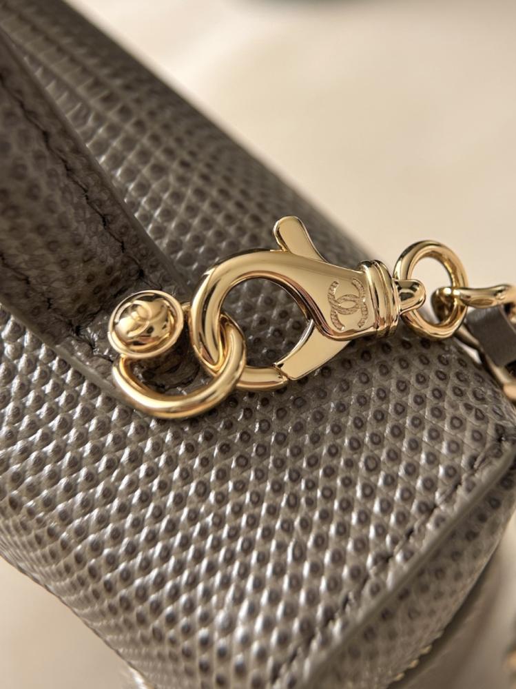 Chanel Kertenkele Derisi Zincirli Vanity