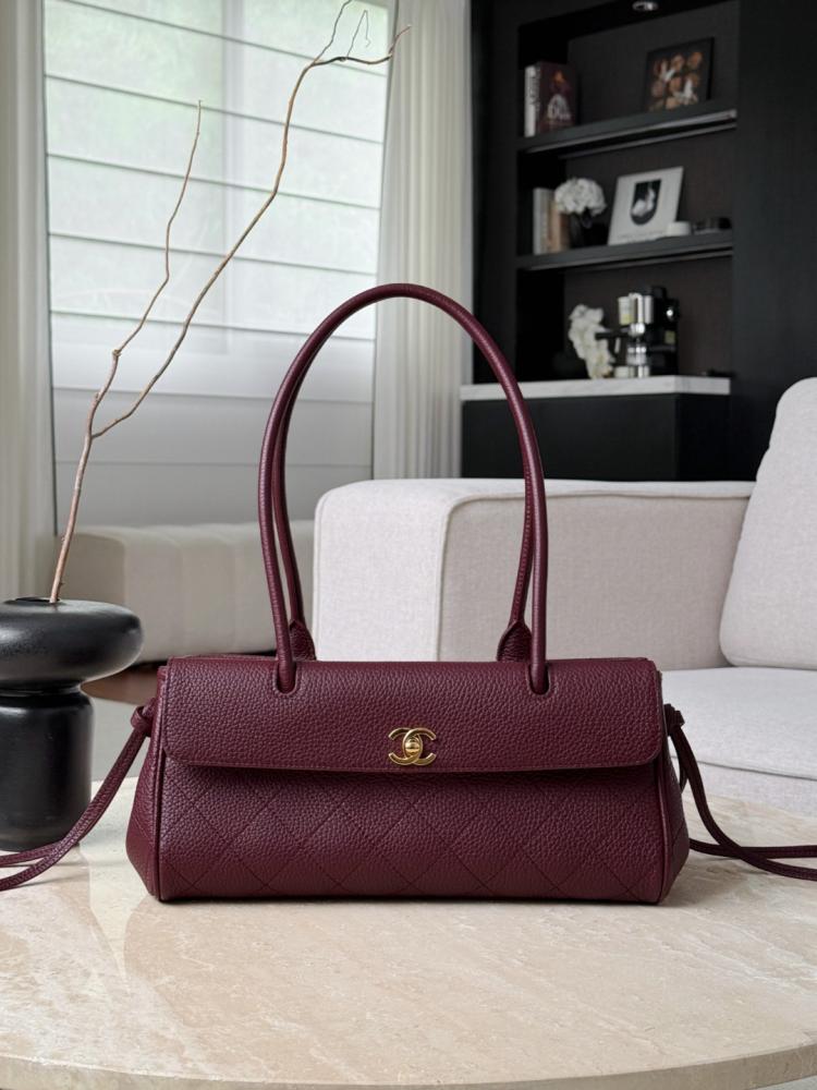 Chanel Urban Essentials Küçük Alışveriş Çantası