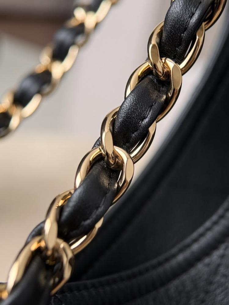 Chanel Kuzu Derisi Kapitone Neo Cabas / Maxi CC Hobo Alışveriş Çantası