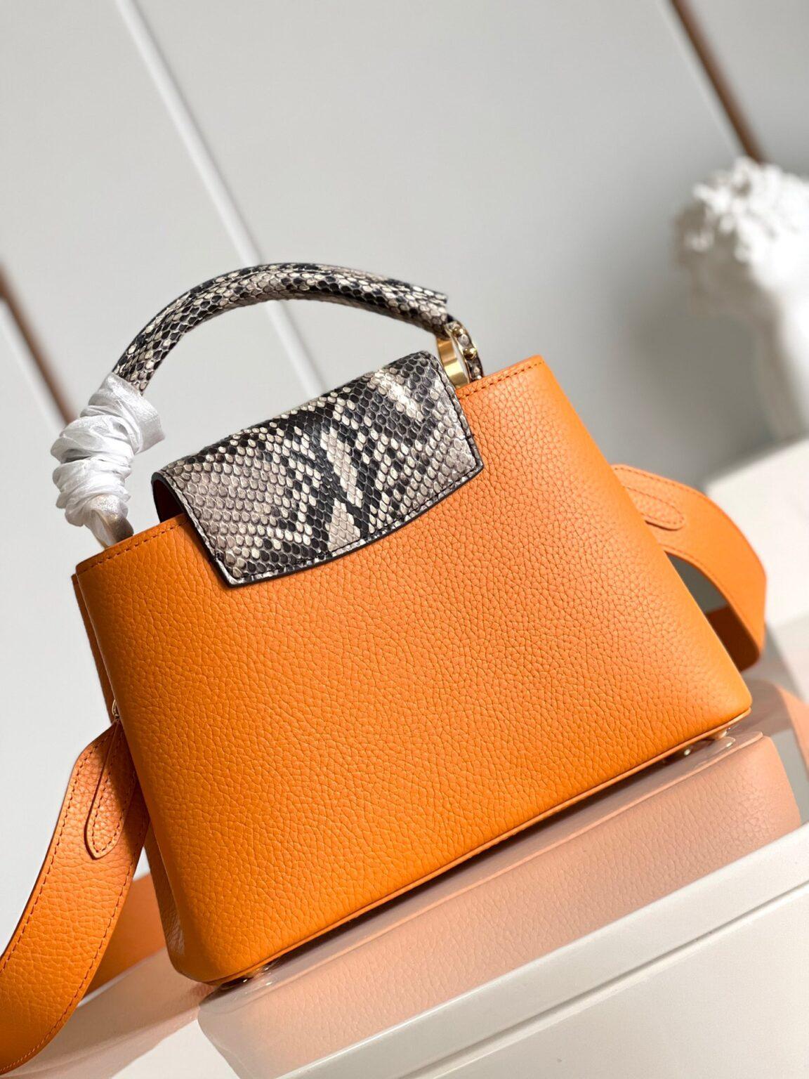 Louis Vuitton Capucines BB Altın Renkli Küçük El Çantası - Glimmer of Luxury