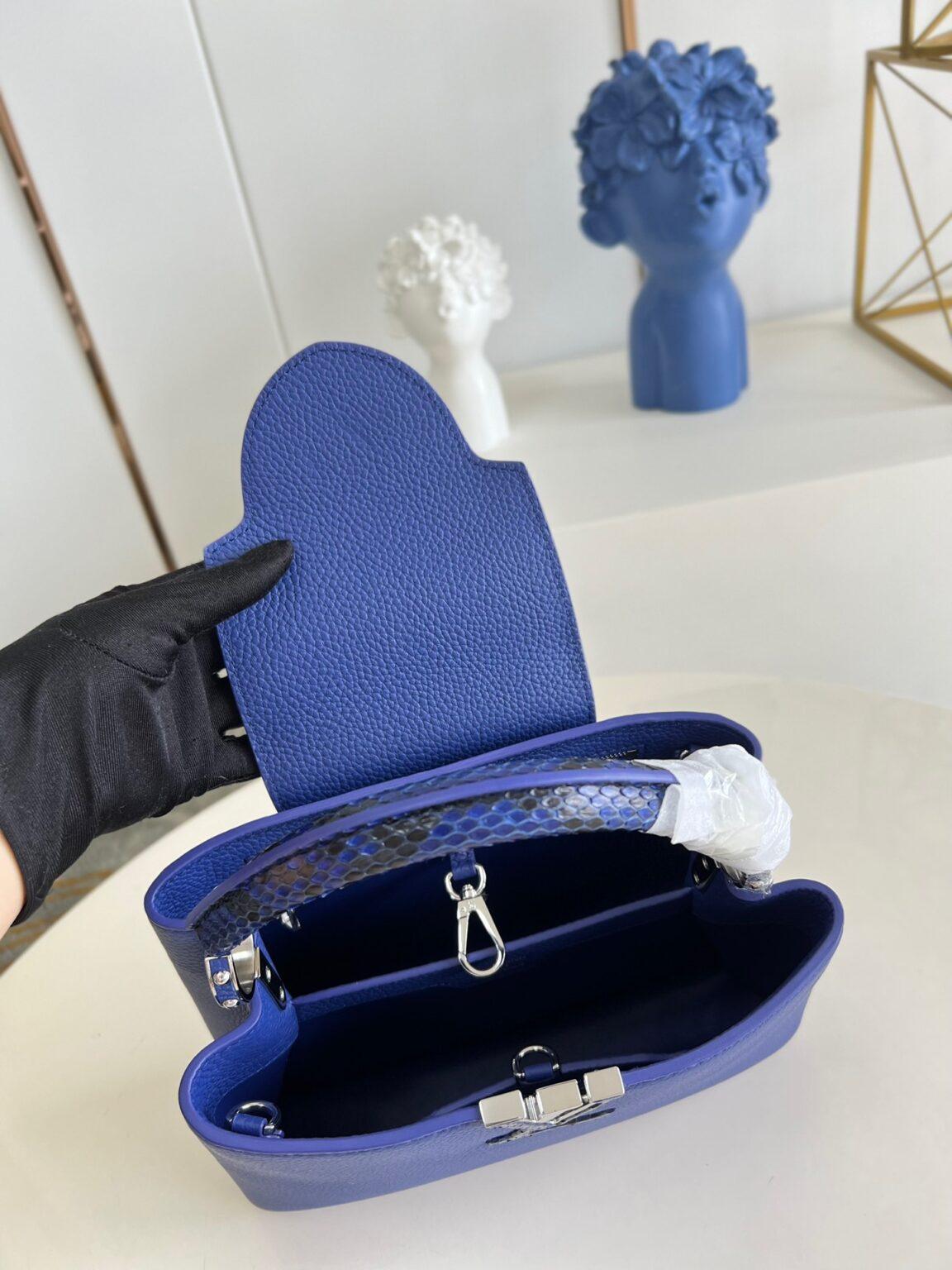 Louis Vuitton Capucines BB Koyu Mavi Küçük El Çantası - Glimmer of Luxury