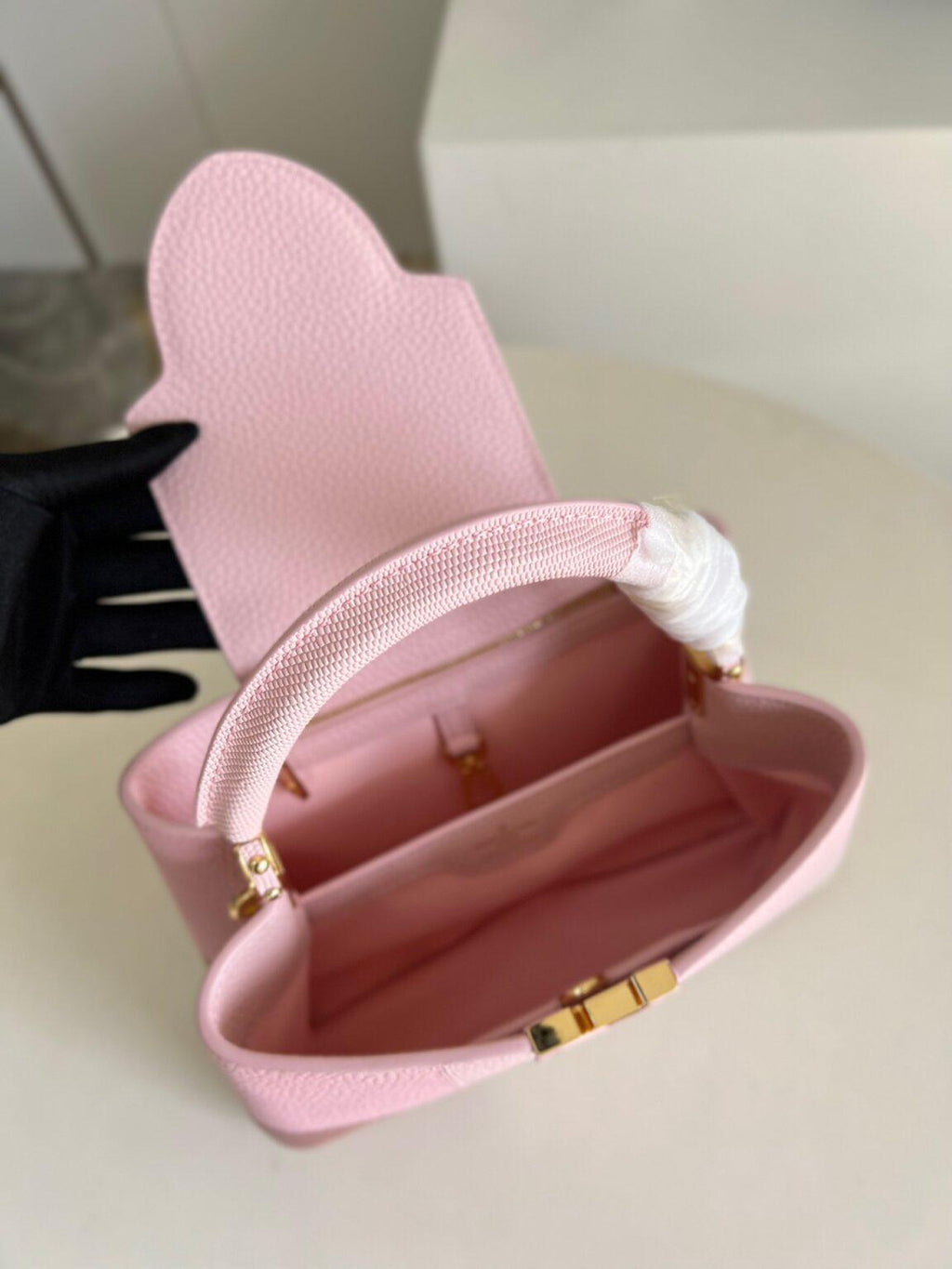 Louis Vuitton Capucines BB Pembe Yapbozlu Küçük Çanta - Glimmer of Luxury