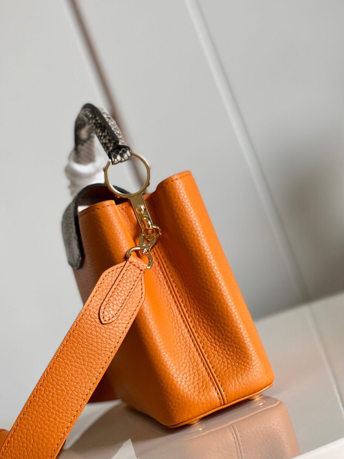 Louis Vuitton Capucines BB Altın Renkli Küçük El Çantası - Glimmer of Luxury