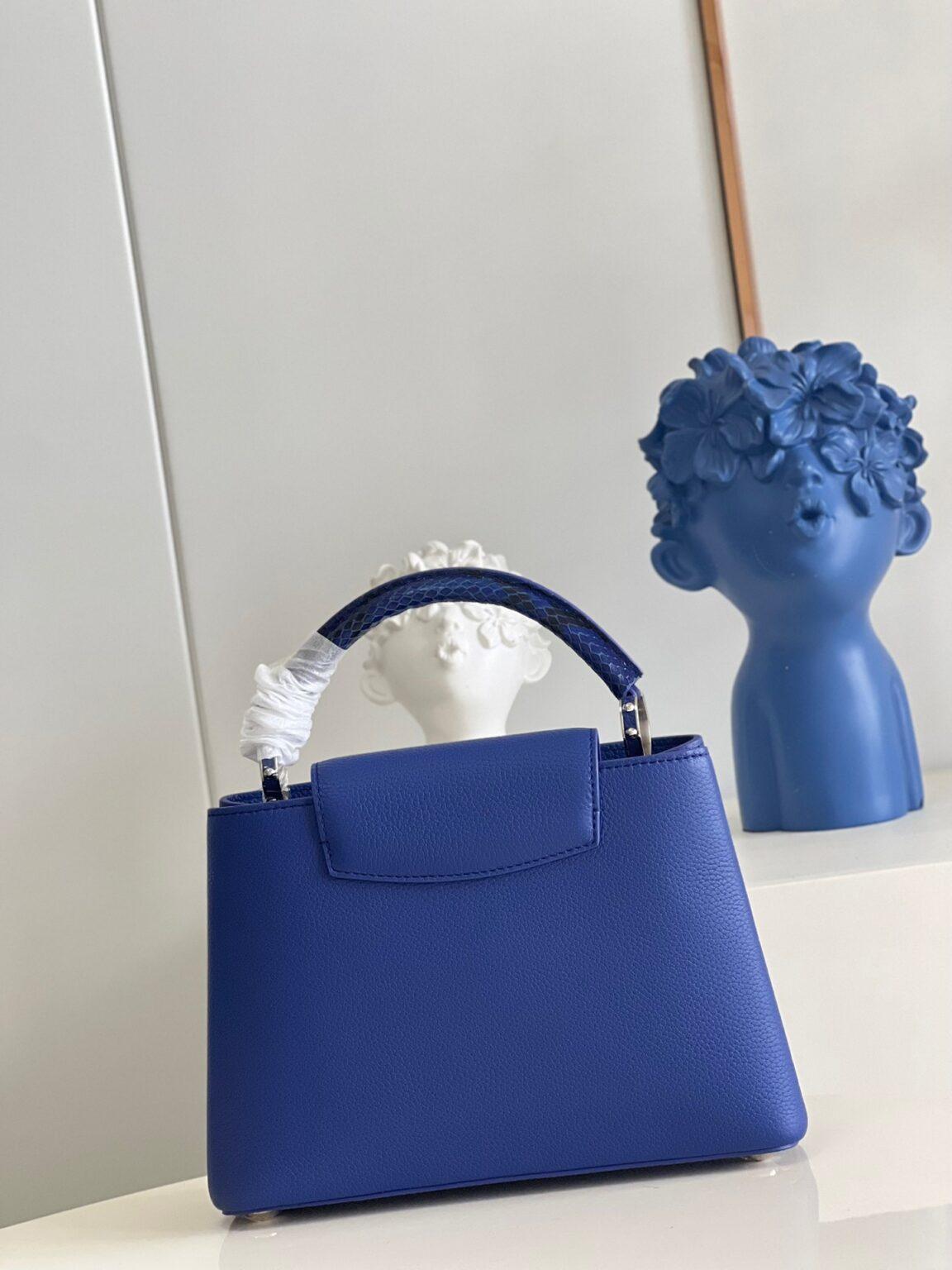 Louis Vuitton Capucines BB Koyu Mavi Küçük El Çantası - Glimmer of Luxury