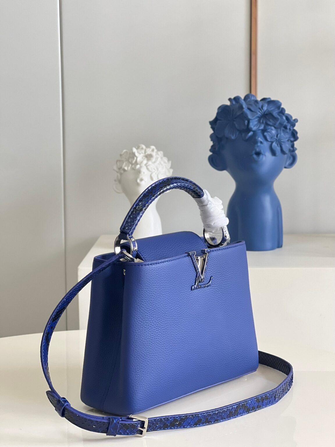 Louis Vuitton Capucines BB Koyu Mavi Küçük El Çantası - Glimmer of Luxury