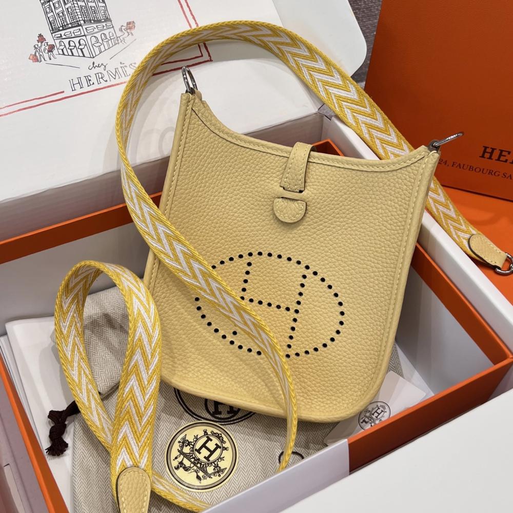 Hermès Evelyne 16cm Togo Deri Omuz Çantası