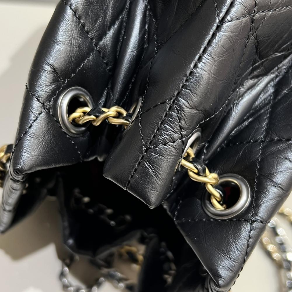 Chanel Eski Dana Derisi Kapitoneli Gabrielle Sırt Çantası Siyah - Glimmer of Luxury