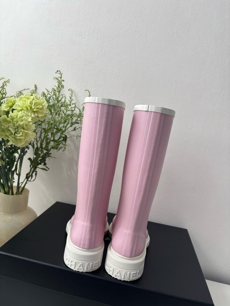 Kalosze Chanel – różowo-białe