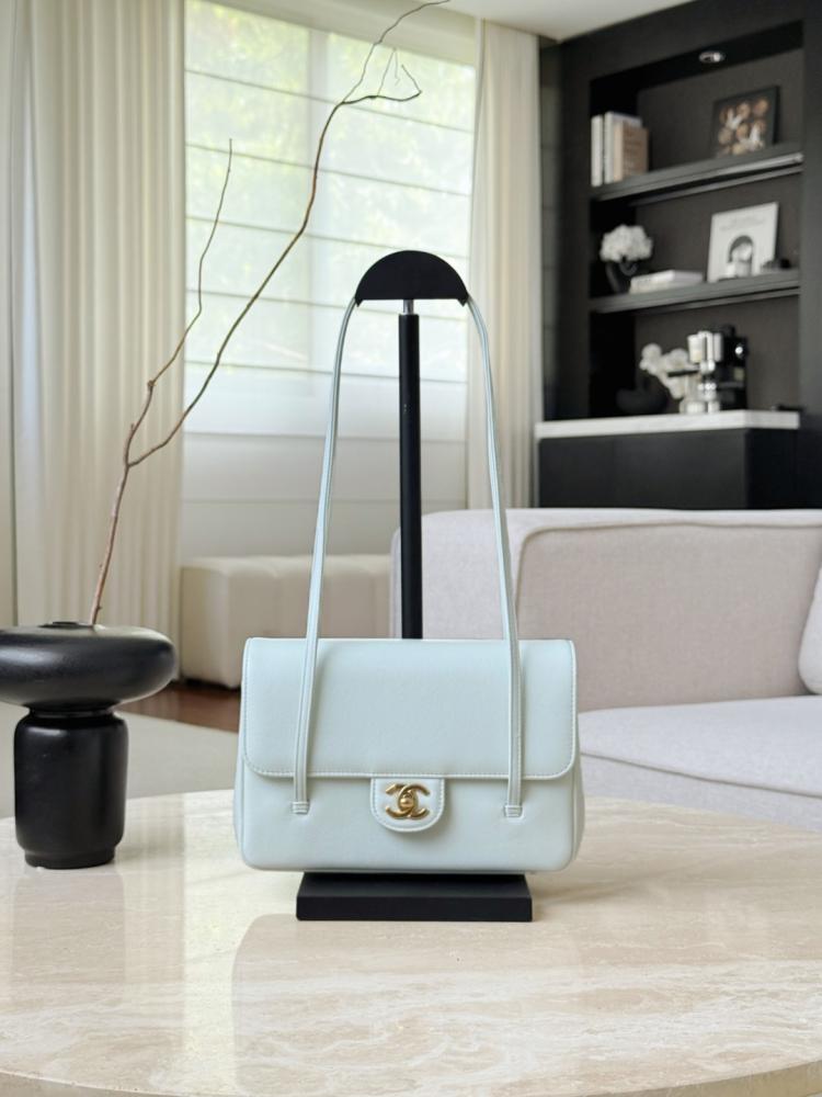 Chanel 26P Mini Shoulder Bag – Light Yellow Glossy Grained Calfskin