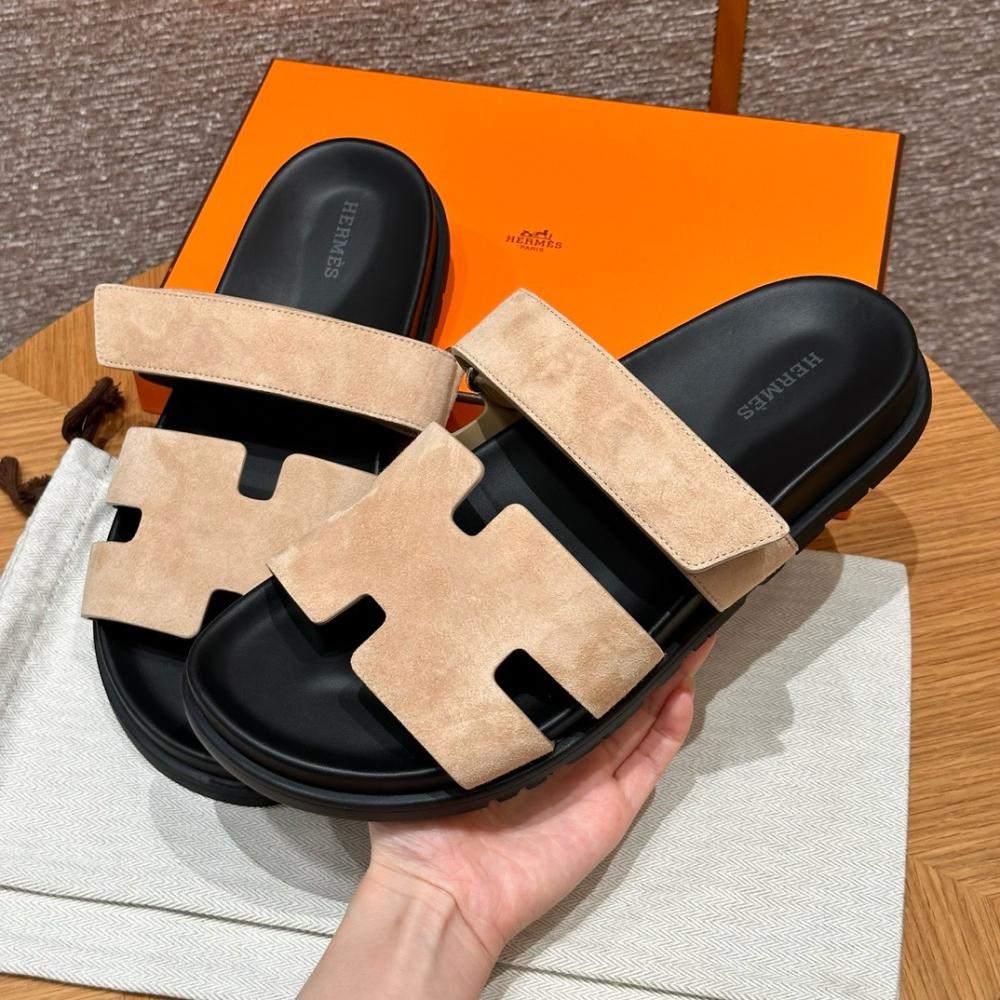 Hermès Chypre Sandals - Clay Beige