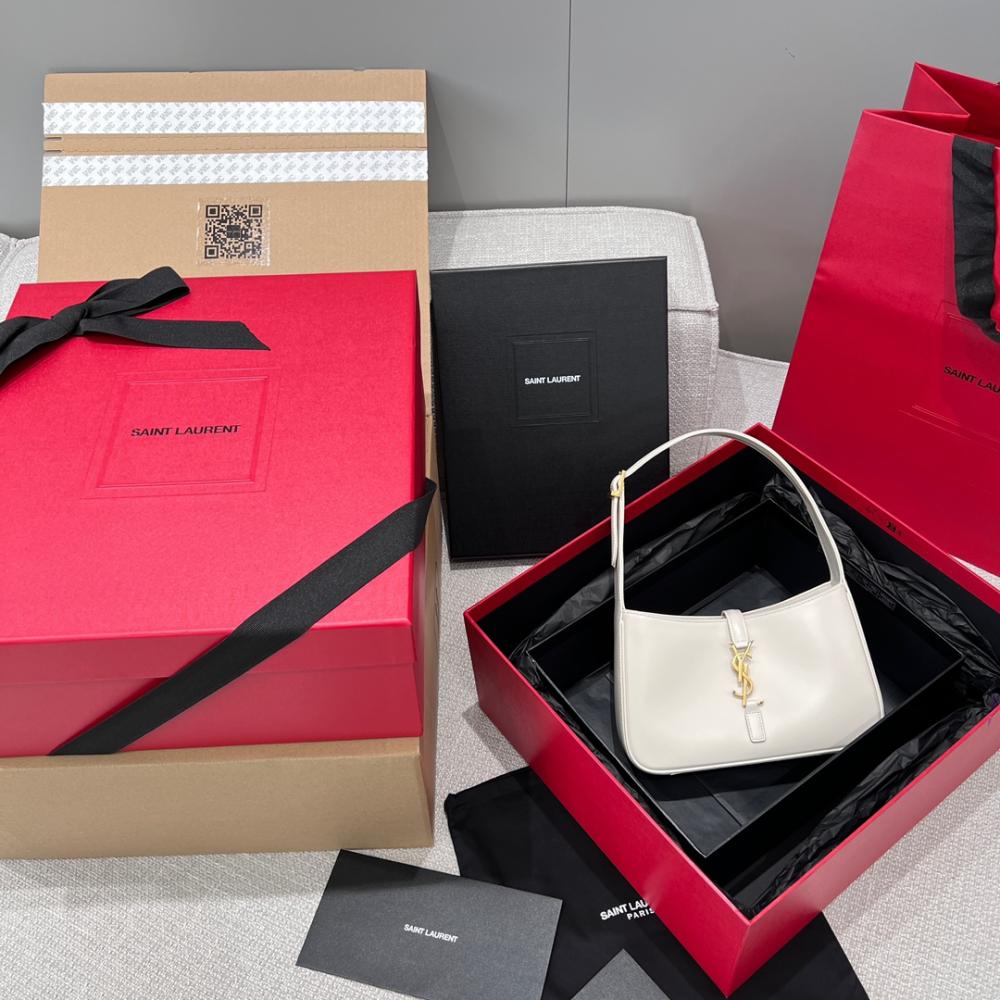 YSL Le 5 A Smooth Leather Hobo Bag