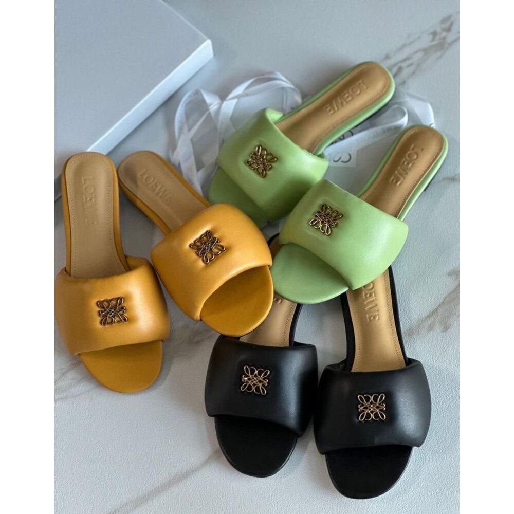 Loewe Anagram Dolgulu Deri Sandalet - Glimmer of Luxury