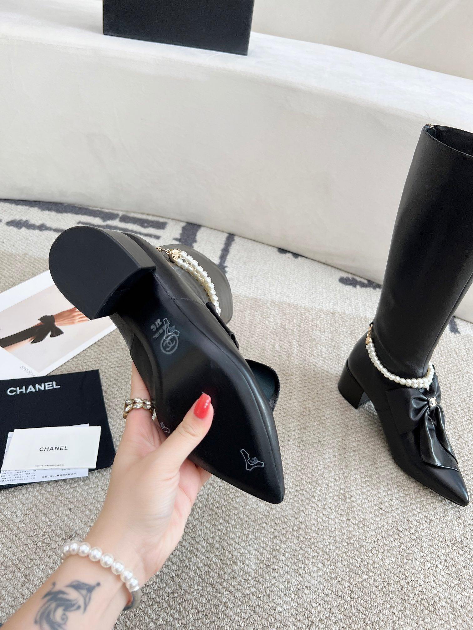 Chanel S24 Uzun Deri Botlar - Glimmer of Luxury