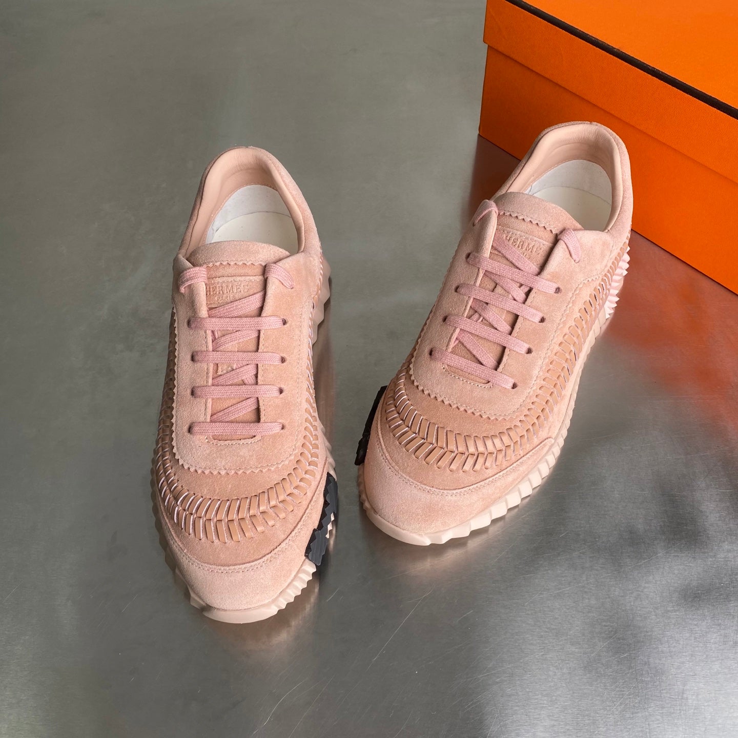 حذاء رياضي هيرميس زيبلايان