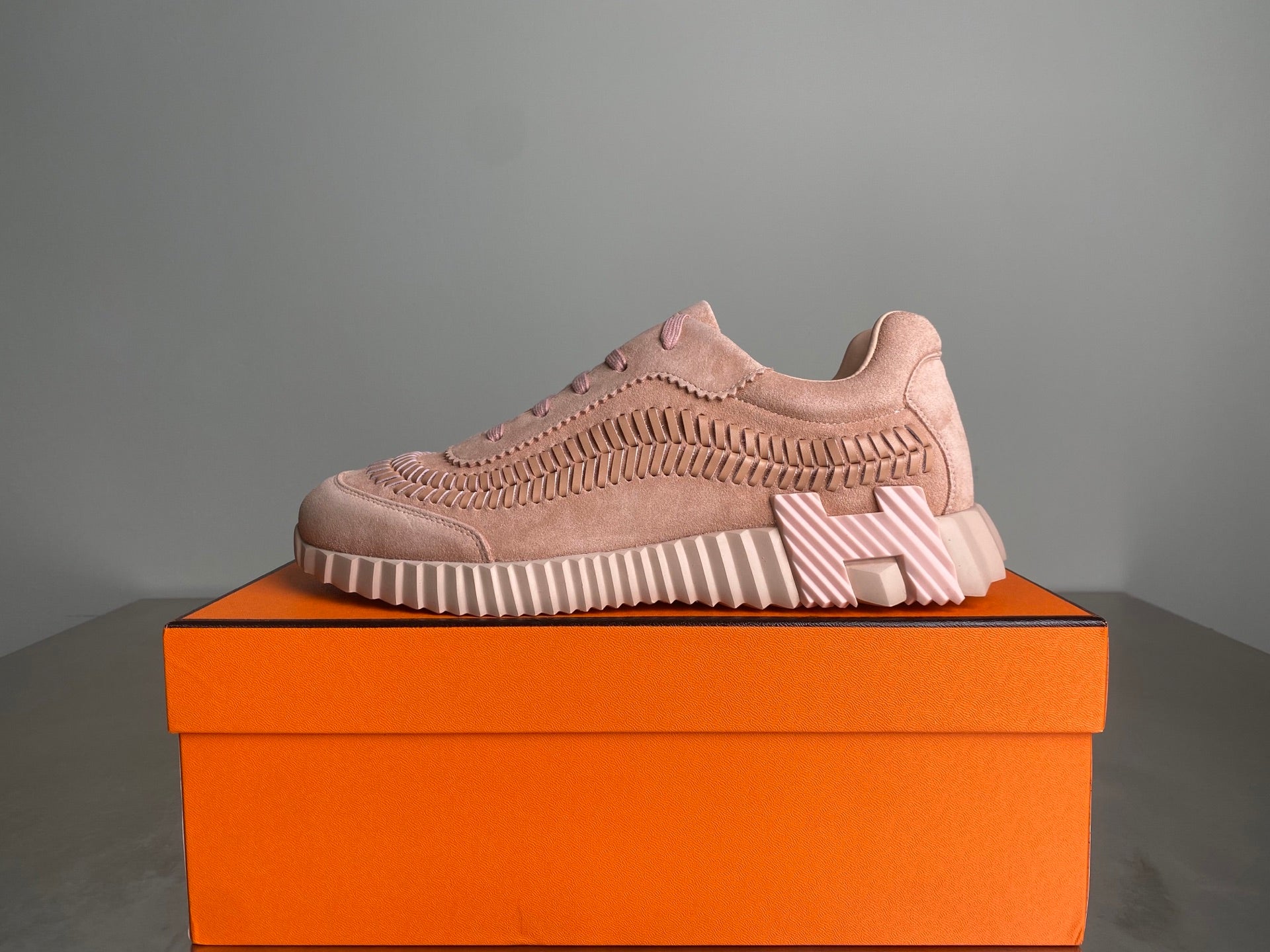 حذاء رياضي هيرميس زيبلايان