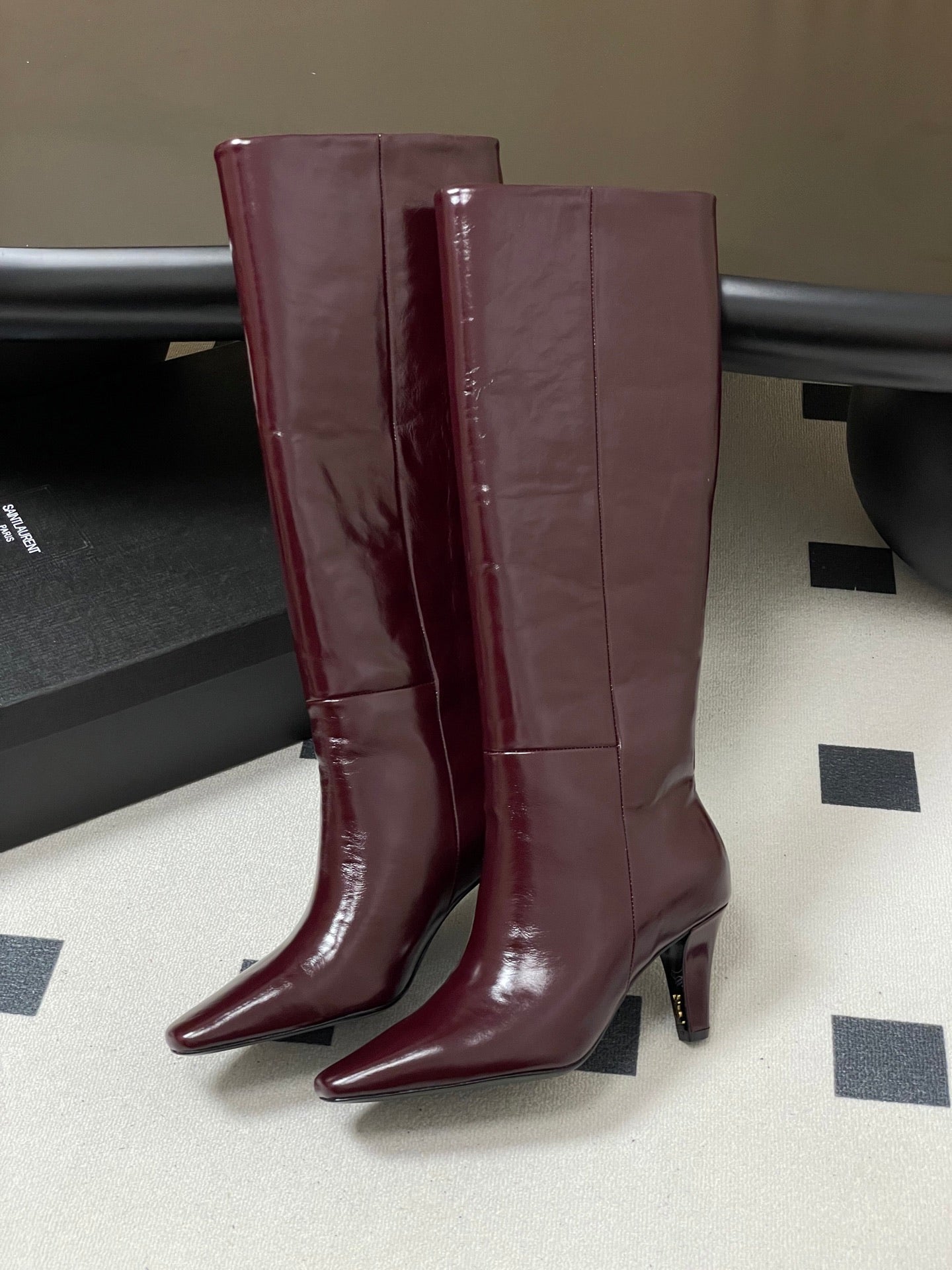 Saint Laurent FW26 Uzun Çizme – Sivri Burunlu, Yüksek Topuklu (8 cm)