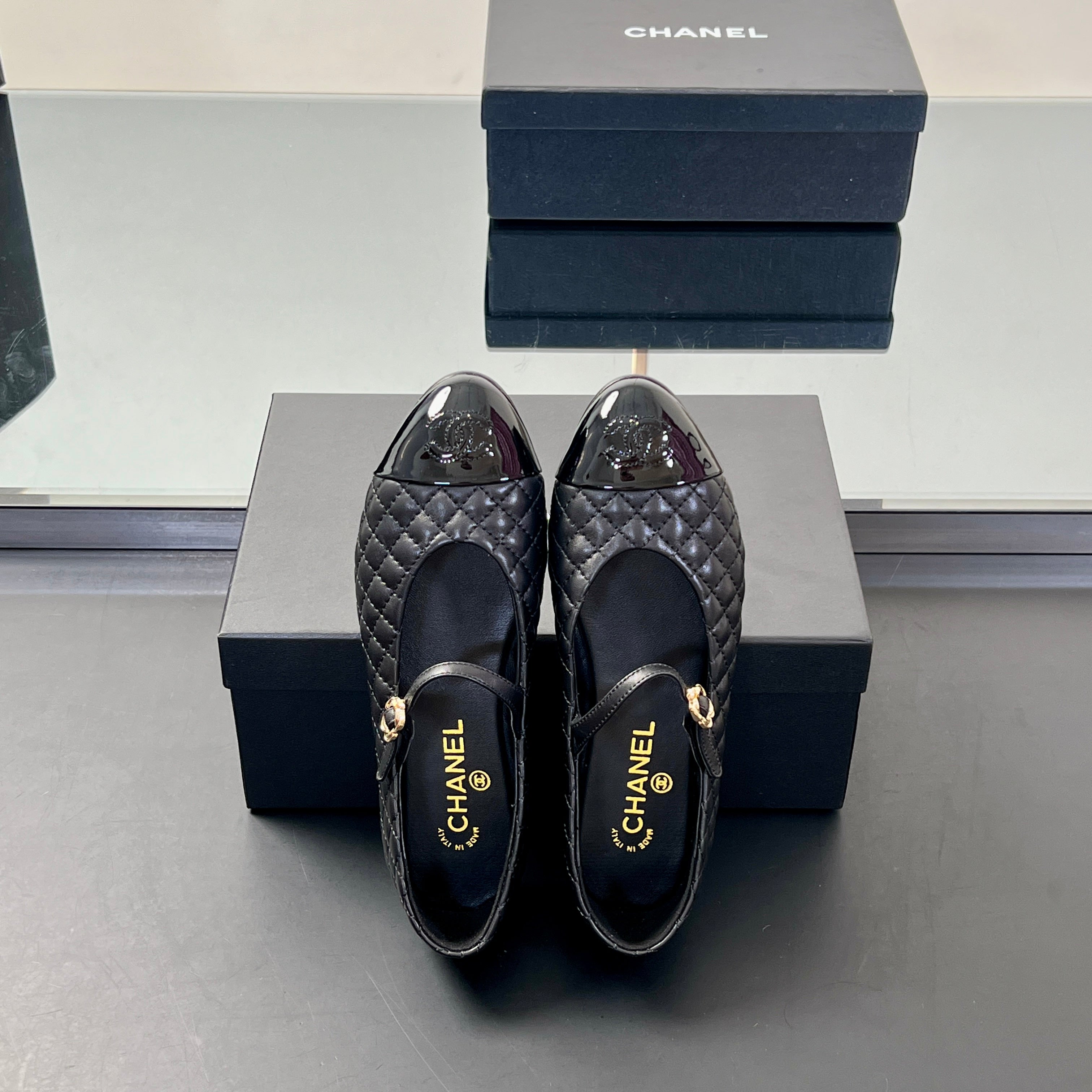 Chanel Summer 2025 Collection – Embellished Quilted Ballet &amp; Mary Jane Shoes