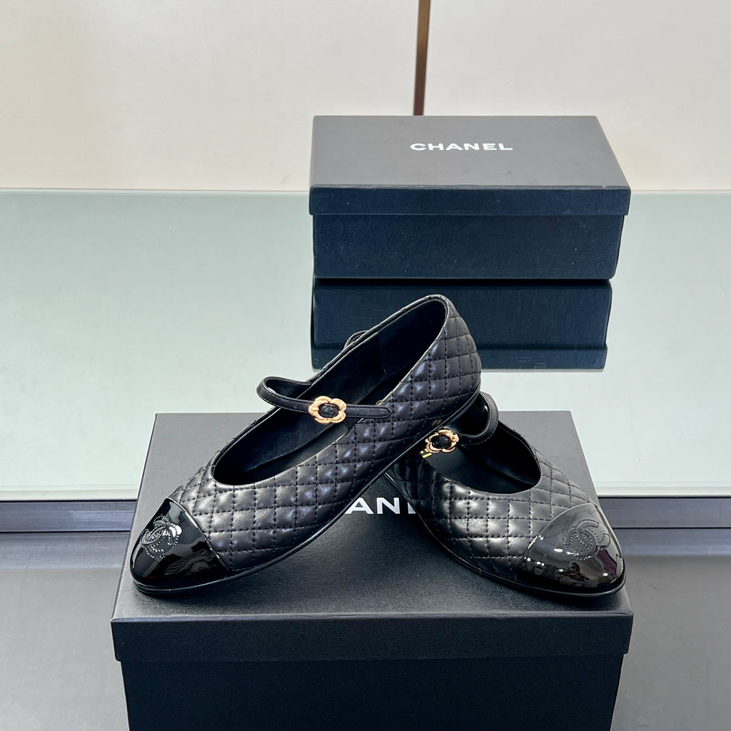 Chanel 2025 Yaz Koleksiyonu – Süslemeli Kapitone Bale & Mary Jane Ayakkabılar