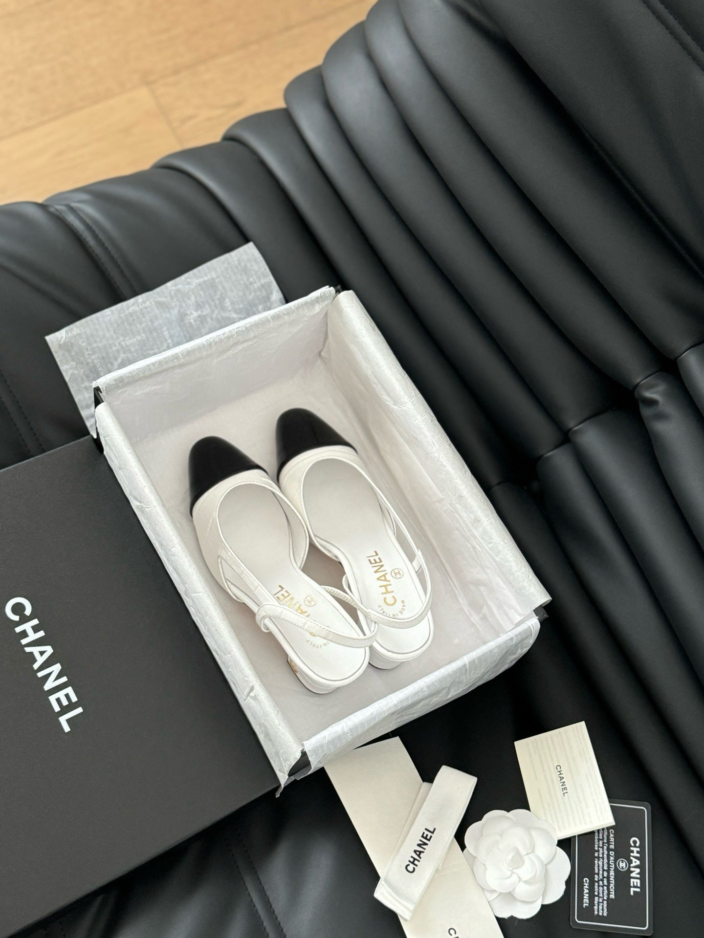 Chanel Patent Deri Kapalı Burun CC Slingback Ayakkabılar 2025 - Glimmer of Luxury