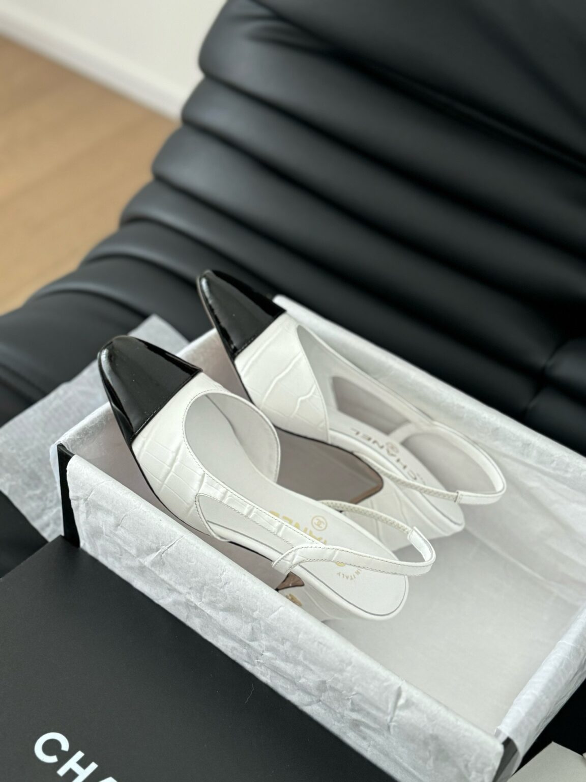 Chanel Patent Deri Kapalı Burun CC Slingback Ayakkabılar 2025 - Glimmer of Luxury