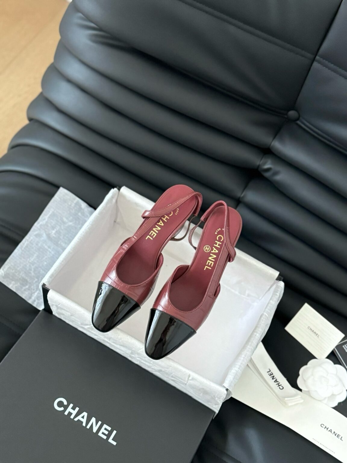 Chanel Patent Deri Kapalı Burun CC Slingback Ayakkabılar 2025 - Glimmer of Luxury