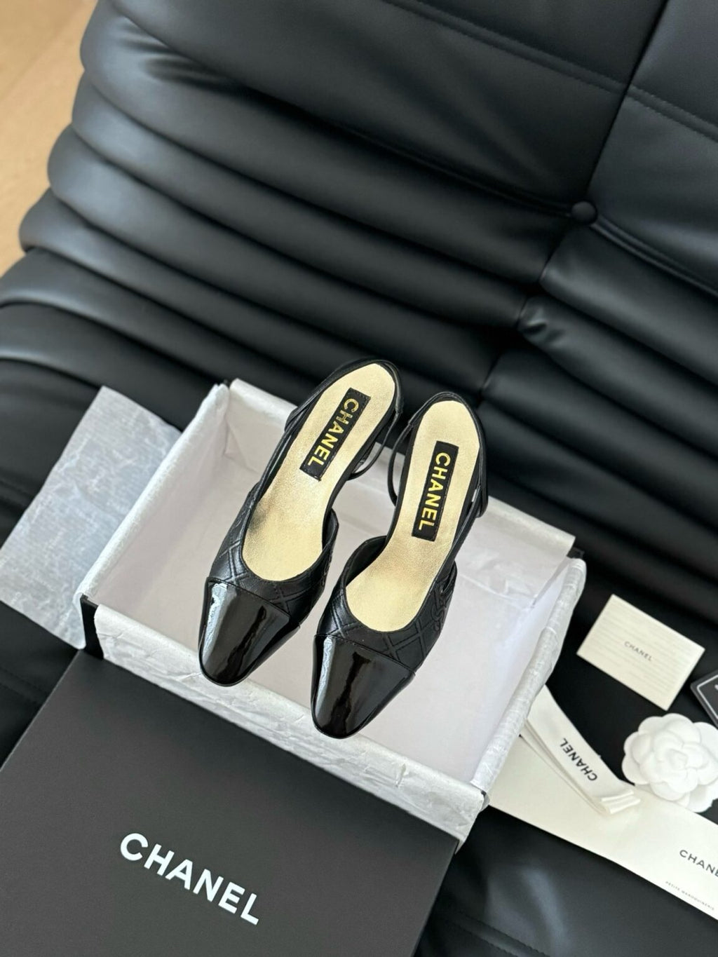Chanel Patent Deri Kapalı Burun CC Slingback Ayakkabılar 2025 - Glimmer of Luxury