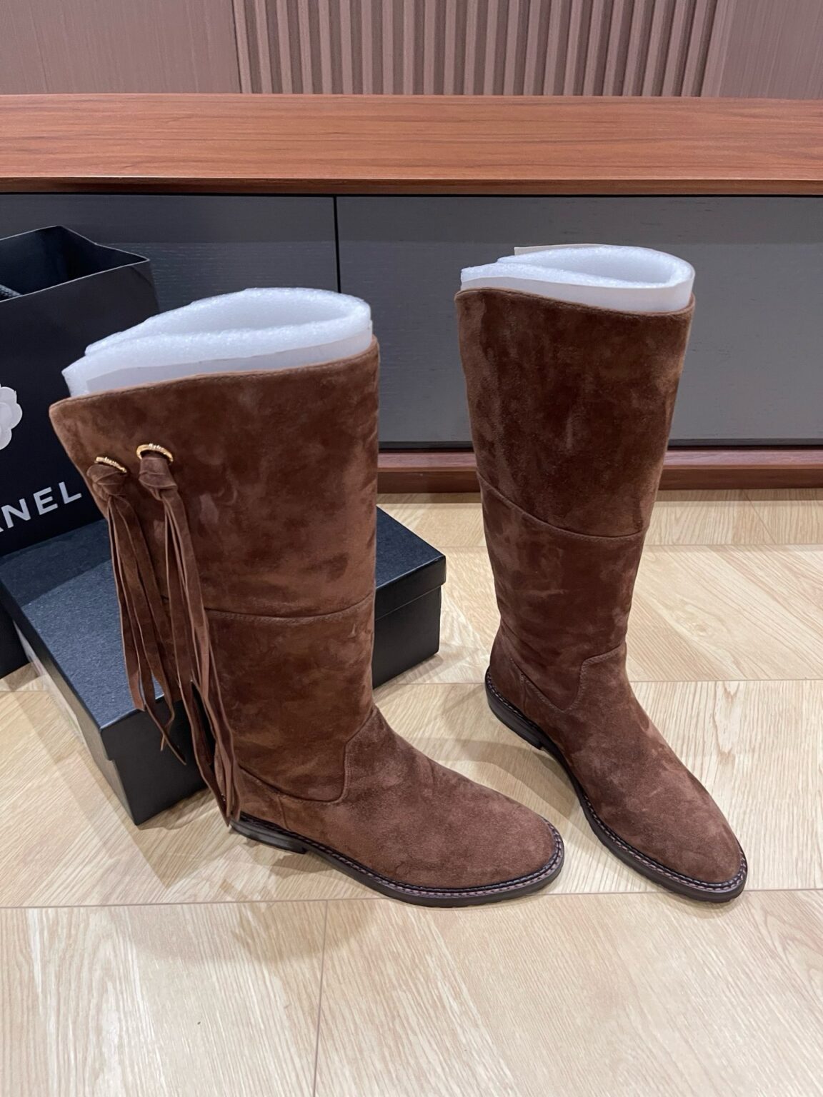 Chanel 2025 Süet Çizmeler - Glimmer of Luxury