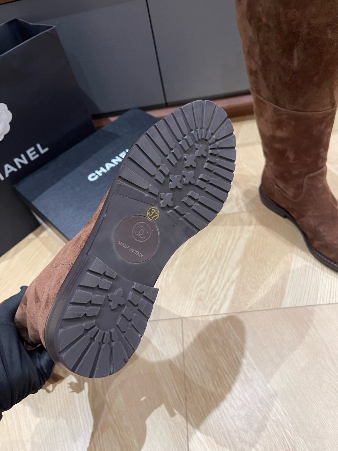 Chanel 2025 Süet Çizmeler - Glimmer of Luxury