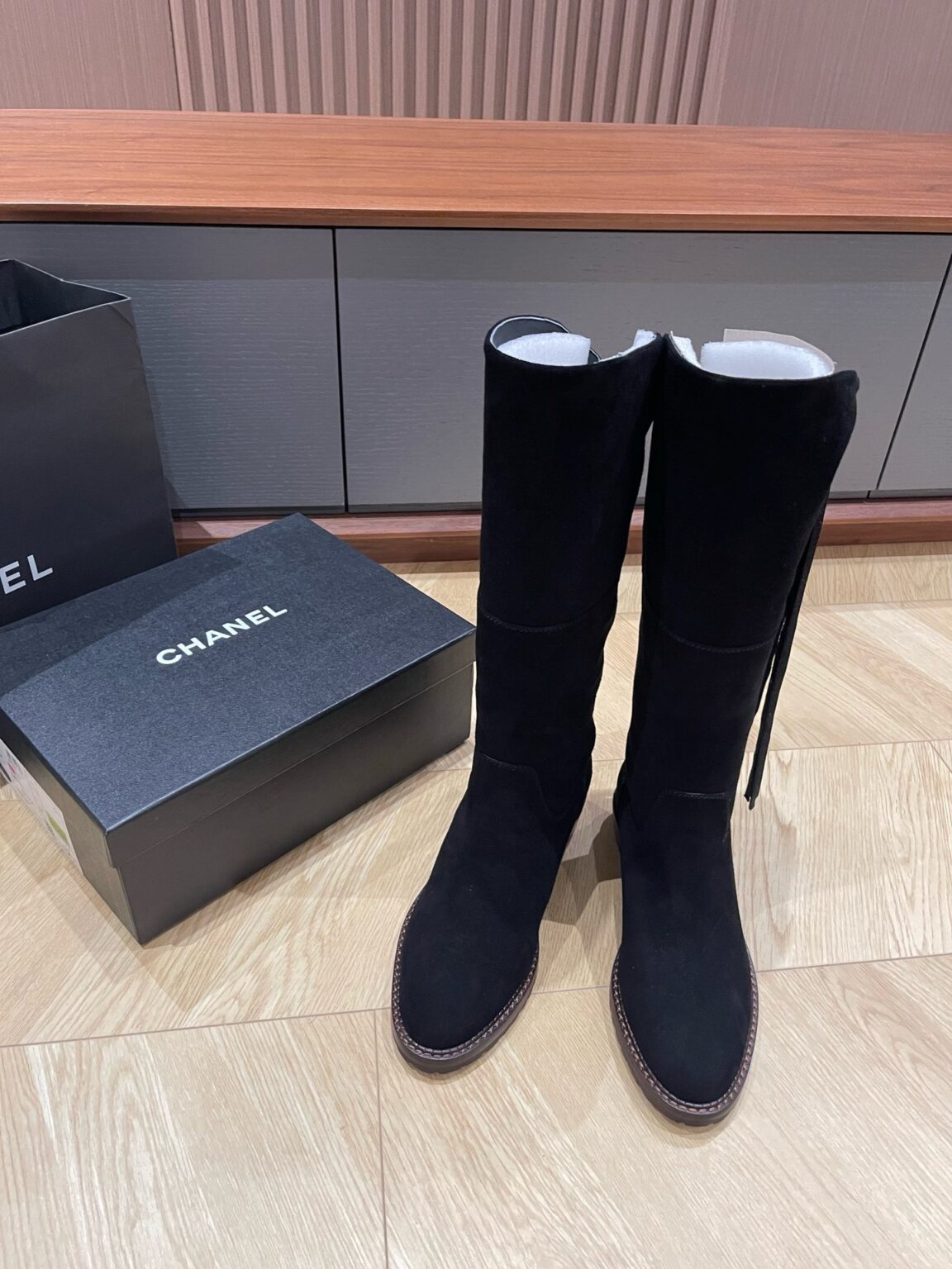 Chanel 2025 Süet Çizmeler - Glimmer of Luxury