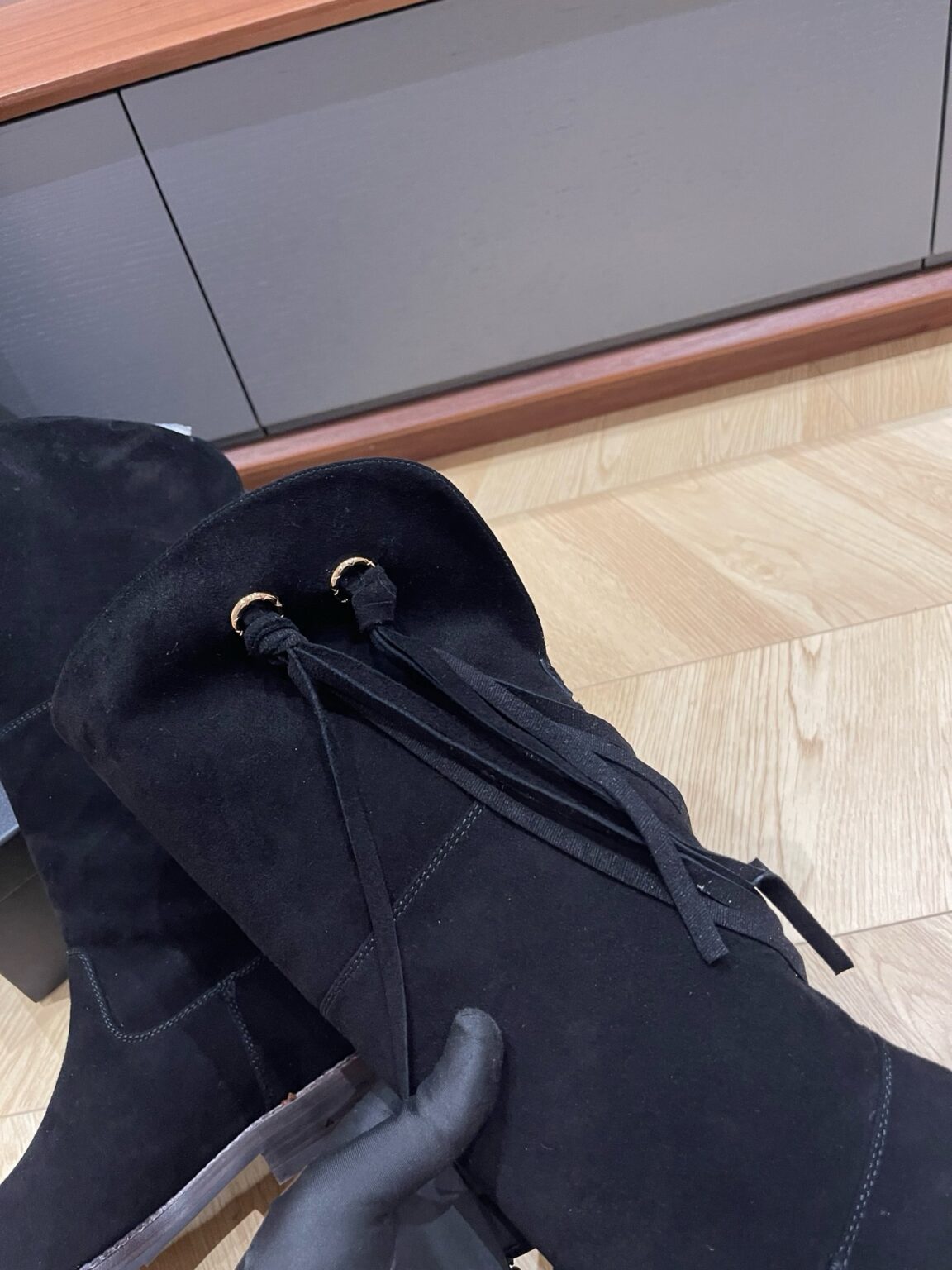 Chanel 2025 Süet Çizmeler - Glimmer of Luxury