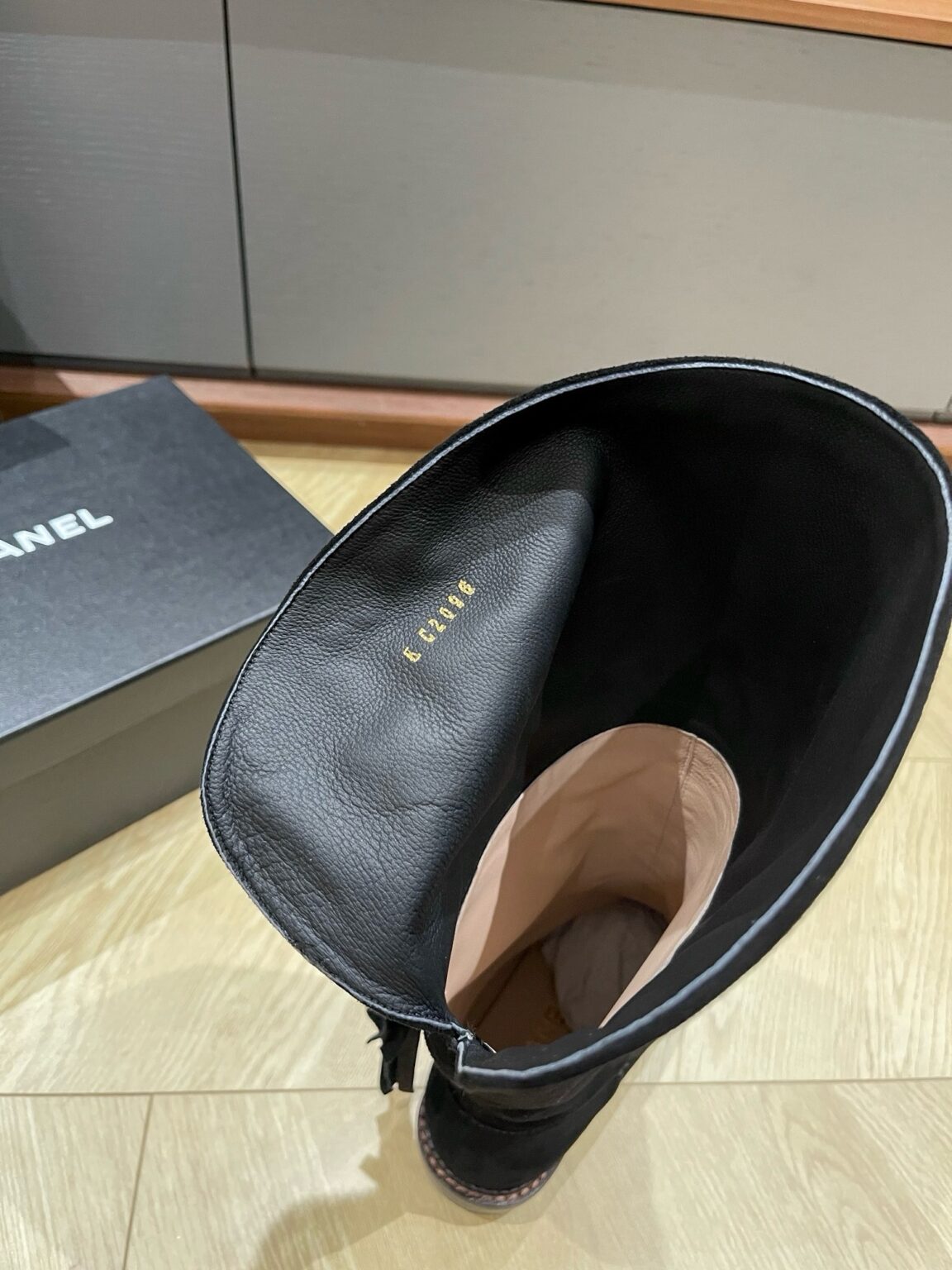 Chanel 2025 Süet Çizmeler - Glimmer of Luxury