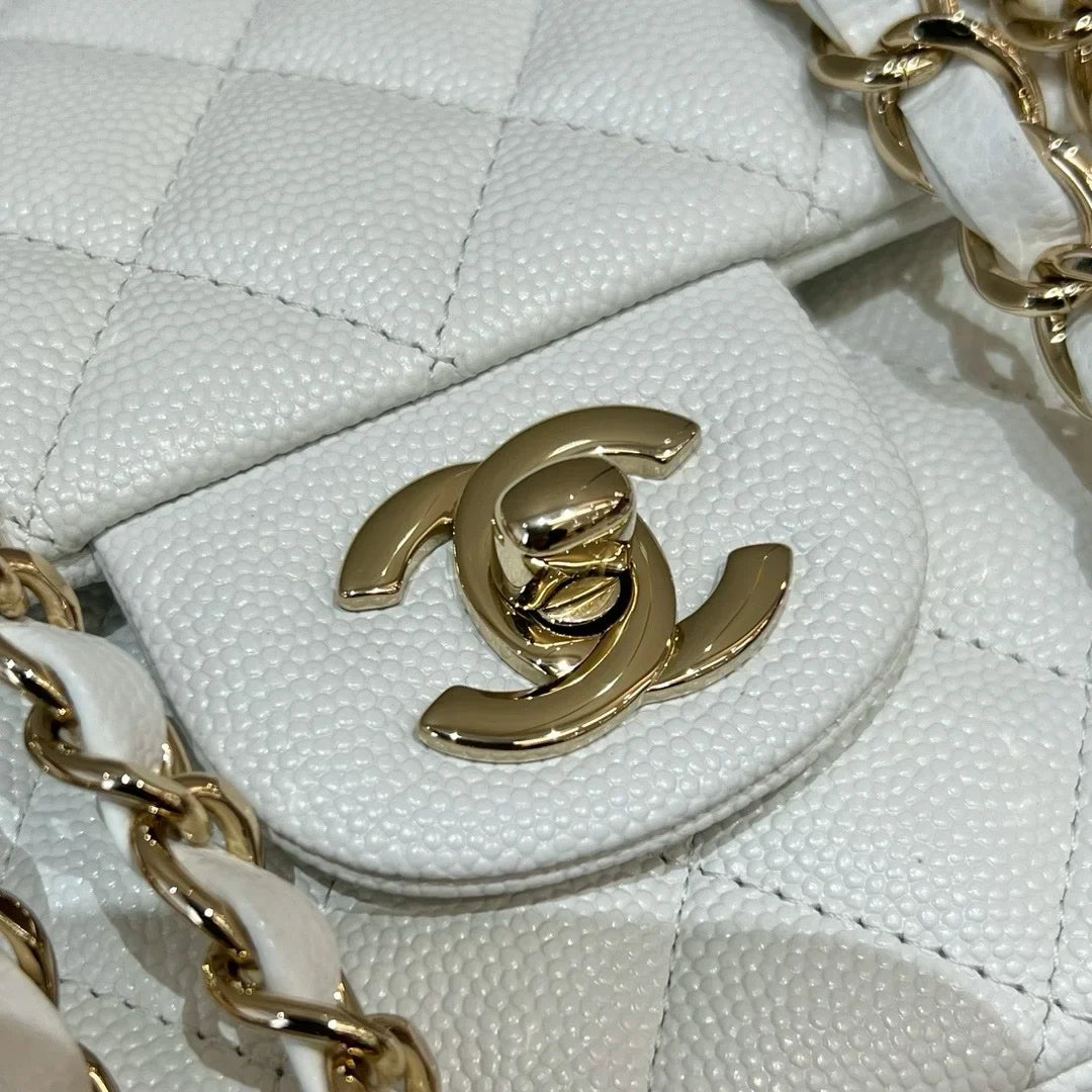 Chanel Sonbahar Kış 2024/25 Klasik 11.12 Çanta - Glimmer of Luxury