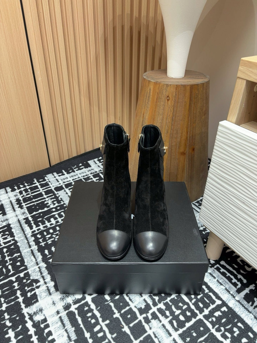 Chanel S24 Kısa Botlar - Glimmer of Luxury