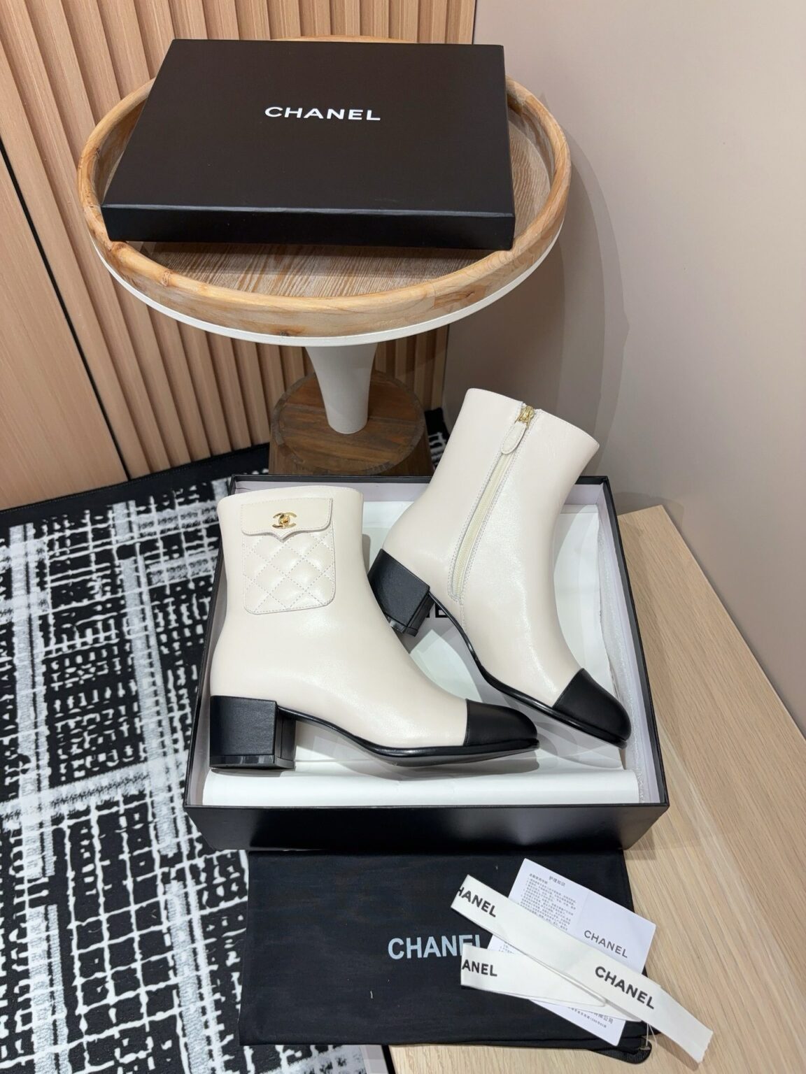 Chanel S24 Kısa Botlar - Glimmer of Luxury